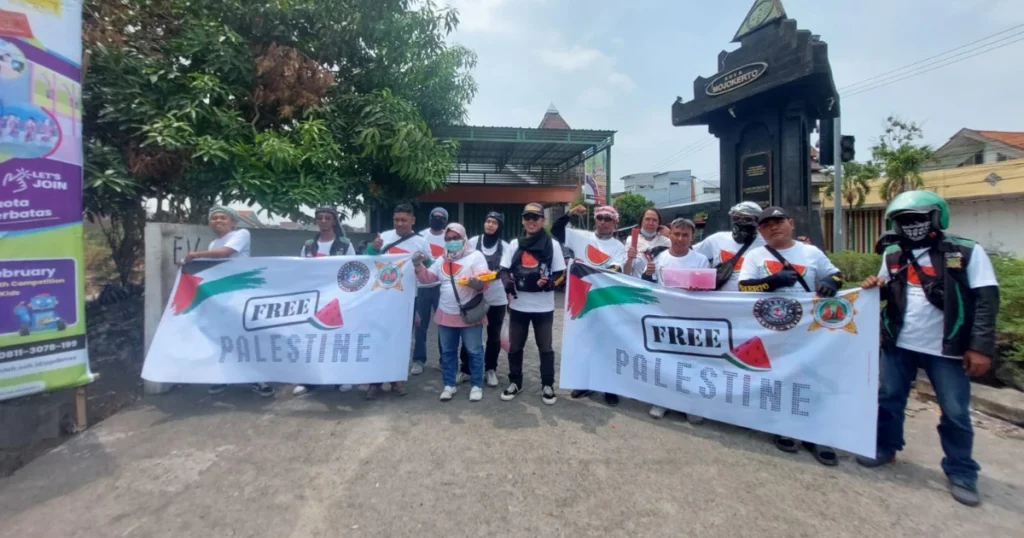 Komunitas GMC dan RIS Gelar Aksi Bela Palestina di Mojokerto