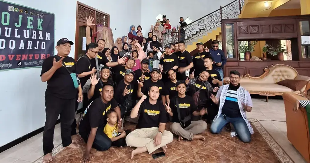 Foto bersama komunitas Gosend's di villa