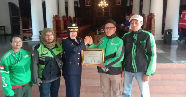 GMC Mojokerto Komunitas Ojek Online yang Aktif di Kegiatan Sosial ris.or.id